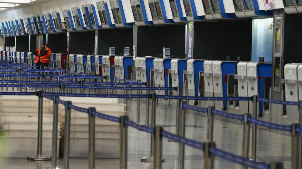 Arjantin'deki sendikalar Milei'nin "ekonomik reformlarını" protesto etmek için greve gitti.