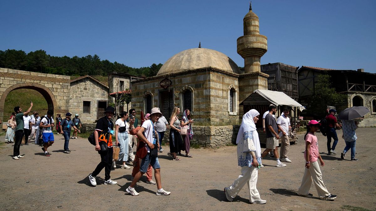 Dünya Basınında Türk Dizileri: Popüler Diziler İstanbul Turizmini Hareketlendiriyor