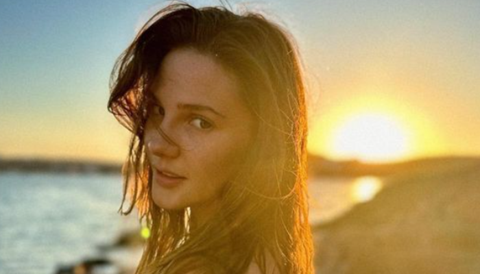 Hamilelik isteğiyle gündemdeydi!  Alina Boz'un davetiye stilinin maliyeti şaşırttı