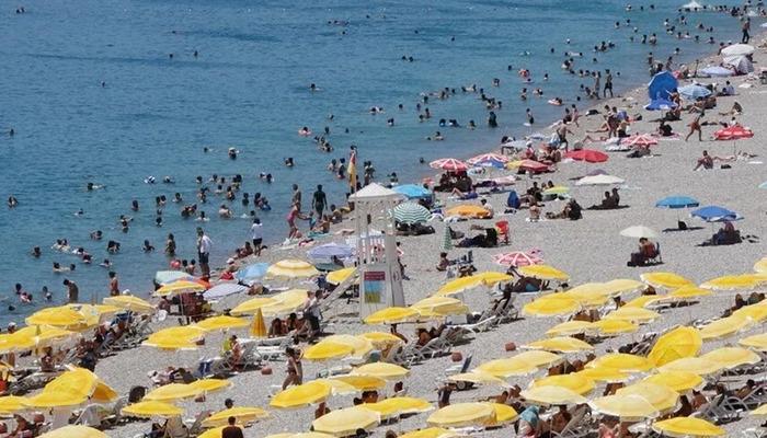 O şehirde termometreler 41 dereceye ulaştı!  Sıcaktan bunalanlar kendilerini denize attı!