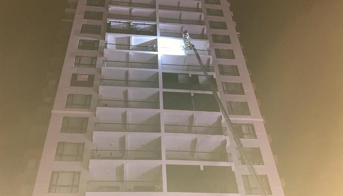 Ankara'da 26 katlı binada yangın paniği! Vatandaşlar tahliye ediliyor, dumandan etkilenenler oldu