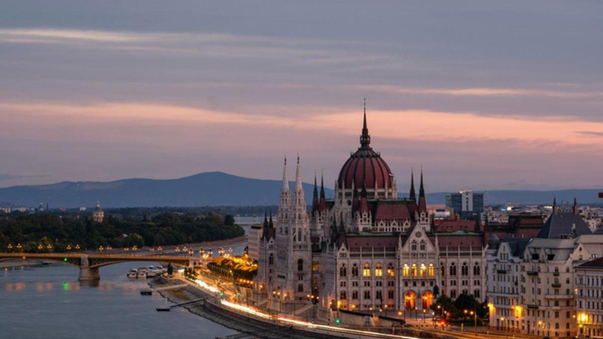 Macaristan’da Gezilecek Yerler: Budapeşte, Debrecan. Pecs...Macaristan’da Nerede Kalınır? Ne, Nerede Yenir?