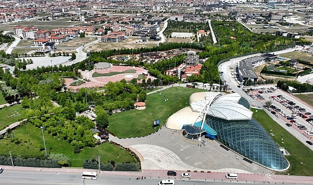 Konya'da güzel havayı fırsat bilen vatandaşlar Selçukluların simge mekanlarına akın etti - GÜNDEM