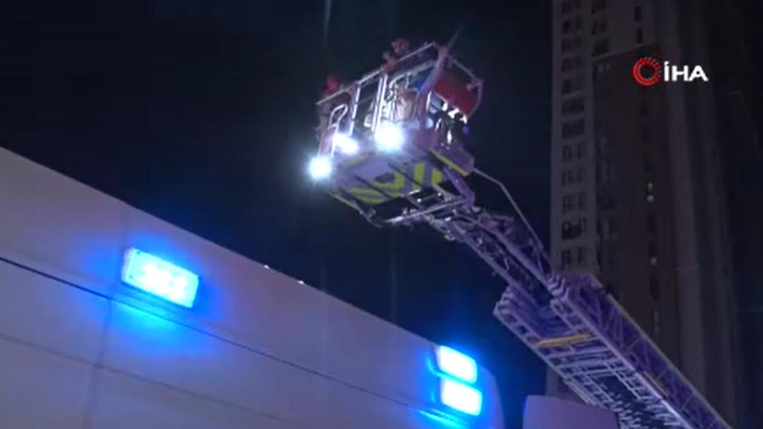 Ankara 26 -STOREY BINIRDA YANGIN PANİK ANKARA! Vatandaşlar tahliye edildi, sigaradan etkilenenler 5