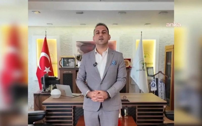 CHP’den istifa etti... Defne Belediye Başkanı Özgün YENİ Parti’ye geçtiğini duyurdu