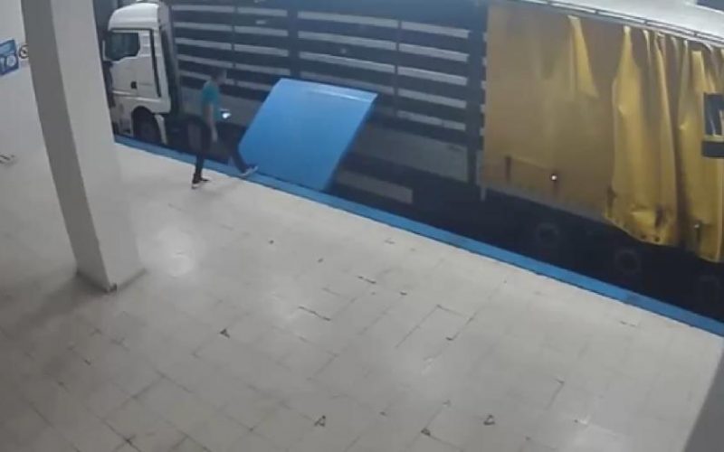 TIR'ın içinde firar edecekti. Suç örgütü üyesi yurt dışına kaçarken yakalandı