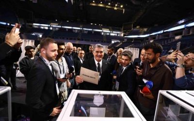 Başkan Serdal Adalı, oyunu kullandı